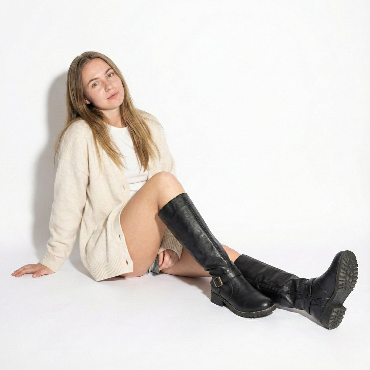 Aurela Womens Knee-High Boots with Supportive Sole