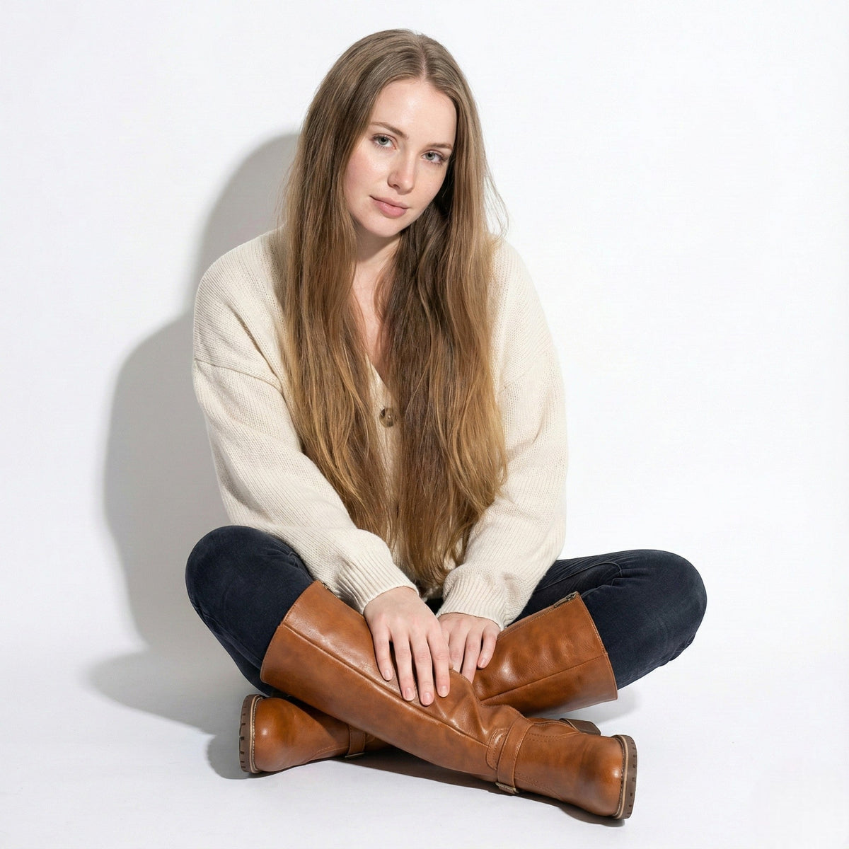 Aurela Womens Knee-High Boots with Supportive Sole