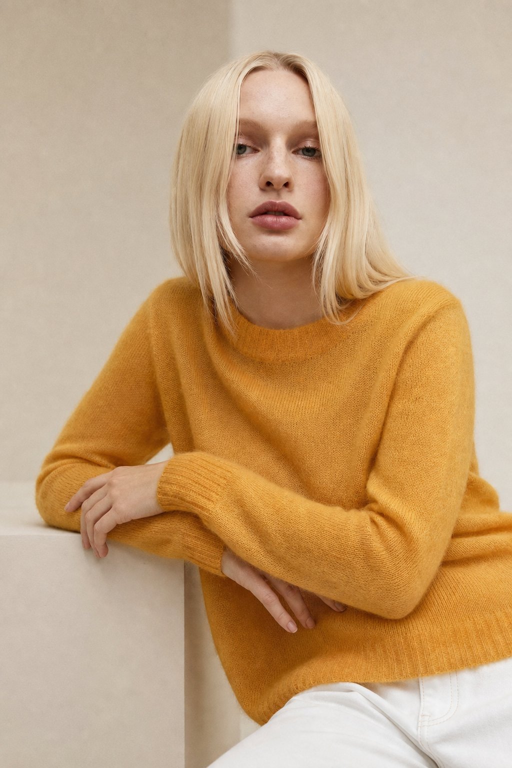Natasha Womens Crewneck Knit Sweater in Yellow