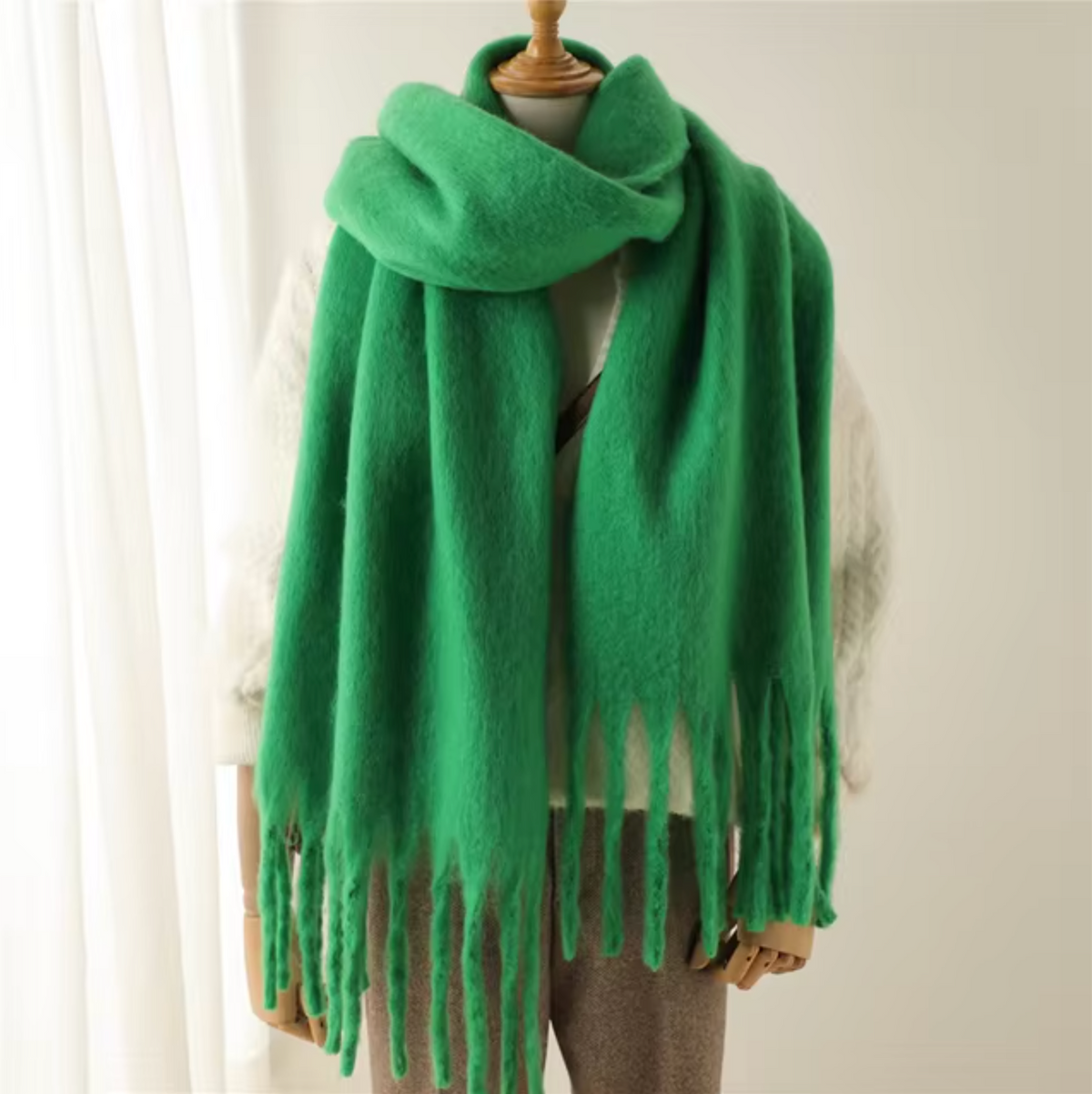 Elyra Womens Pashmina Scarf with Long Tassels in Green