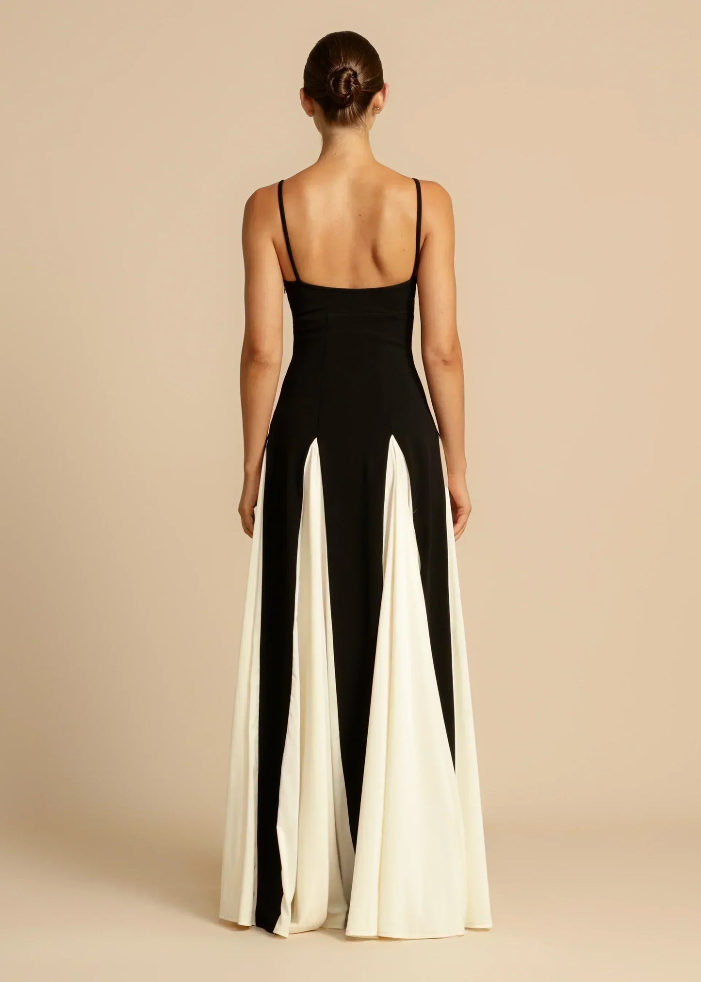 Oshrit™ | Elegant Maxi Dress with Contrasting Ruffles