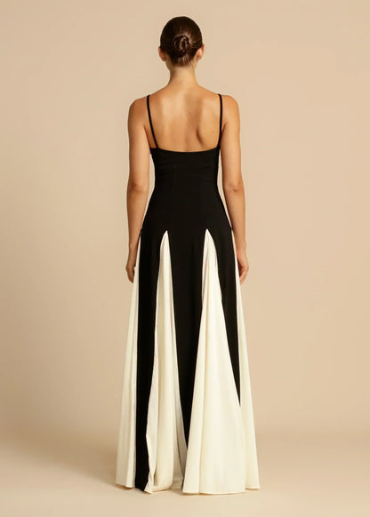 Oshrit™ | Elegant Maxi Dress with Contrasting Ruffles