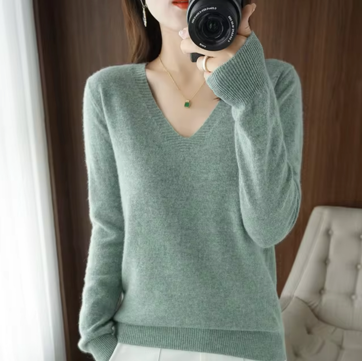 Sheena Womens V-Neck Sweater with Cashmere Feel in Light Green