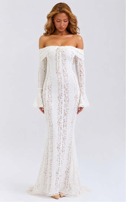 Ethereal Lace Gown™ | Sculpted Romance & Statement Elegance