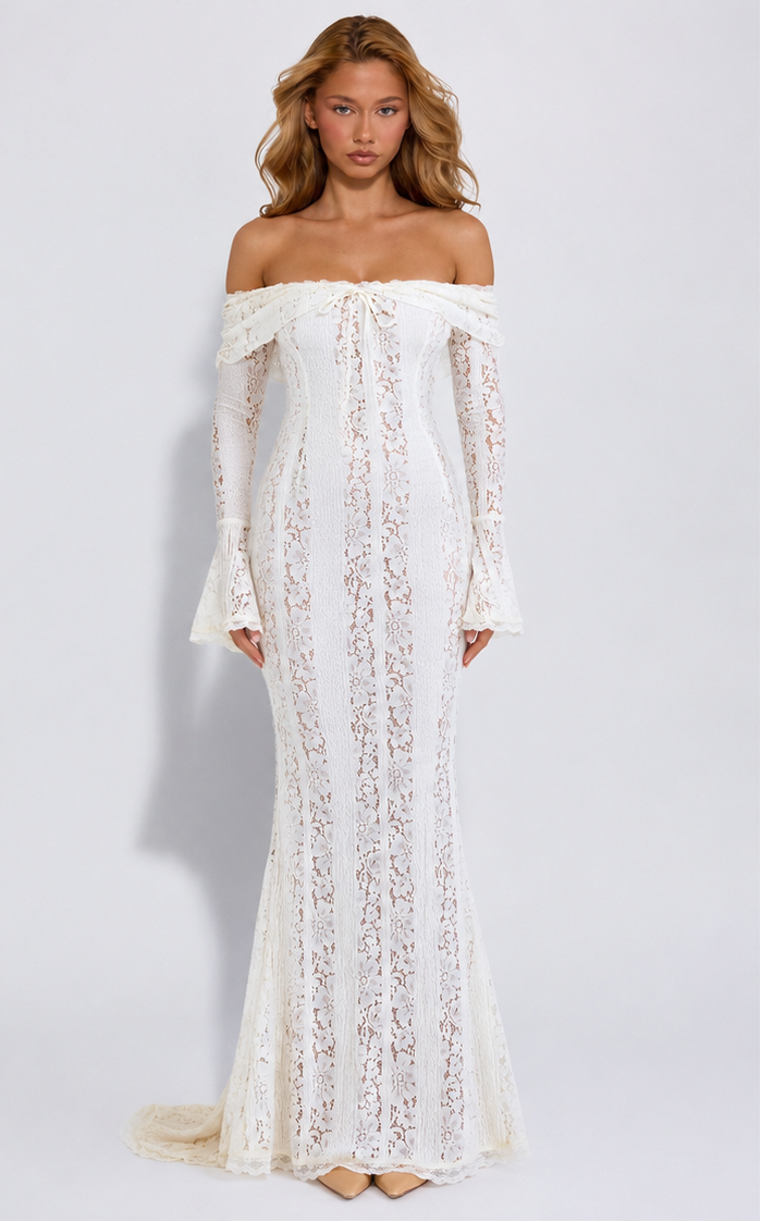 Ethereal Lace Gown™ | Sculpted Romance & Statement Elegance