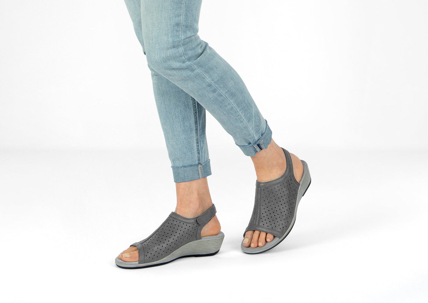 Hazel™ | Quiet Sophistication in Soft Gray