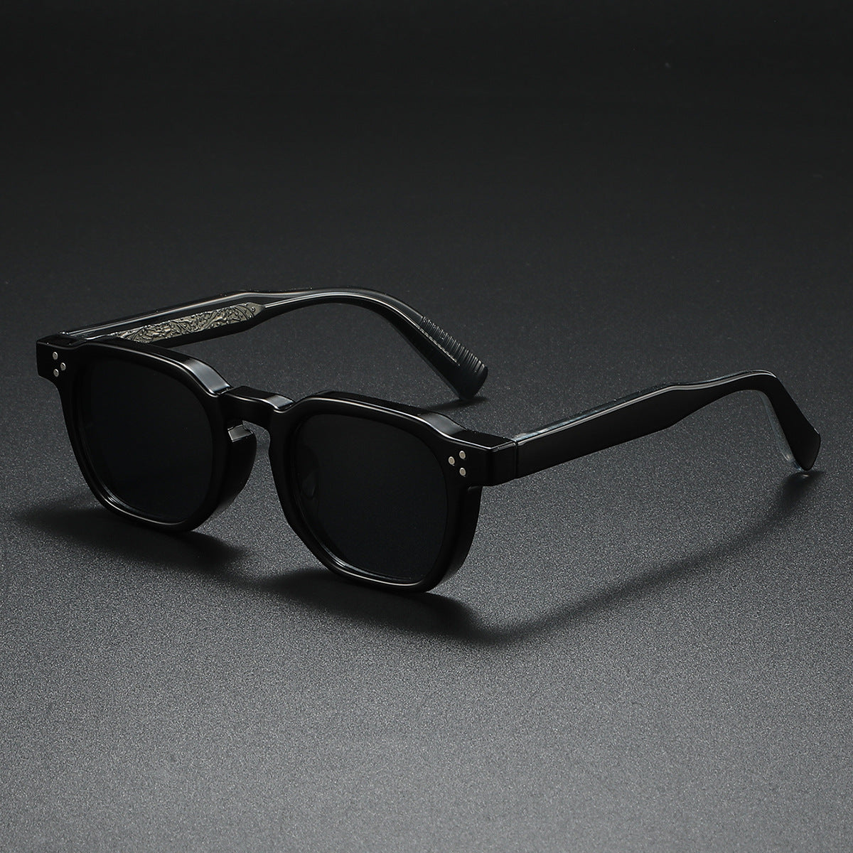 UrbanBox™ – Polarized Square Fashion Sunglasses