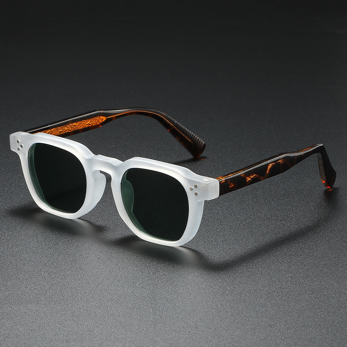 UrbanBox™ – Polarized Square Fashion Sunglasses