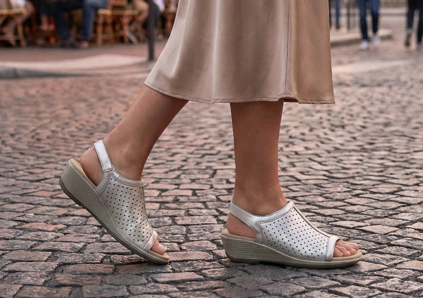 Hazel™ | Shimmering Elegance in Metallic Platinum