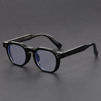 Black // clear