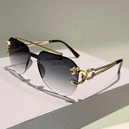 Cameo™ | Elegant Sunglasses with Gradient Lenses